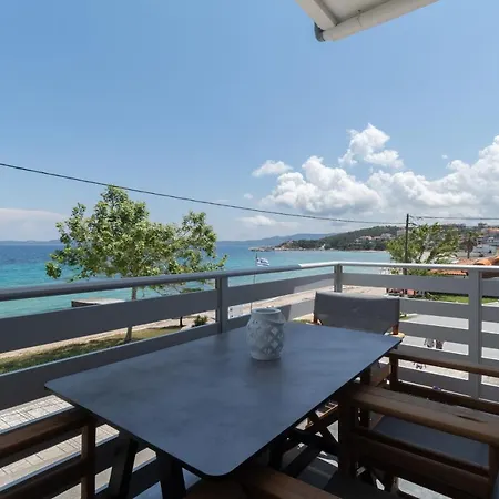 Apartament Golden Seaside 2 Nea Roda