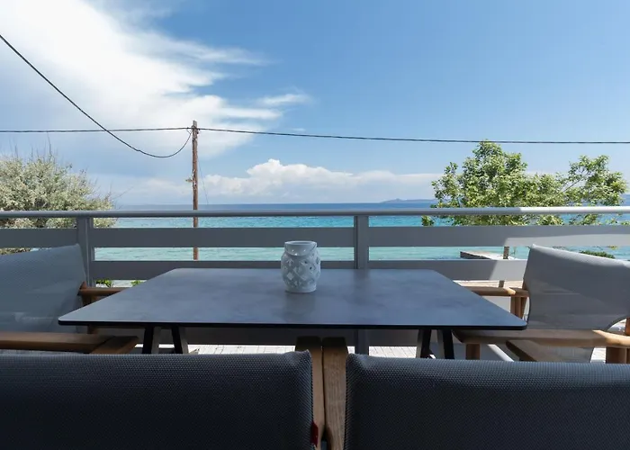 Διαμέρισμα Golden Seaside 2 *