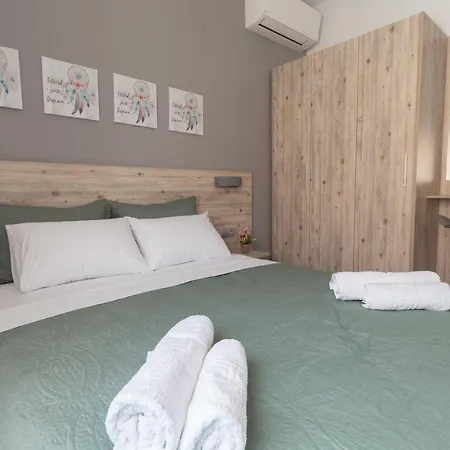 Golden Seaside 2 Apartman *