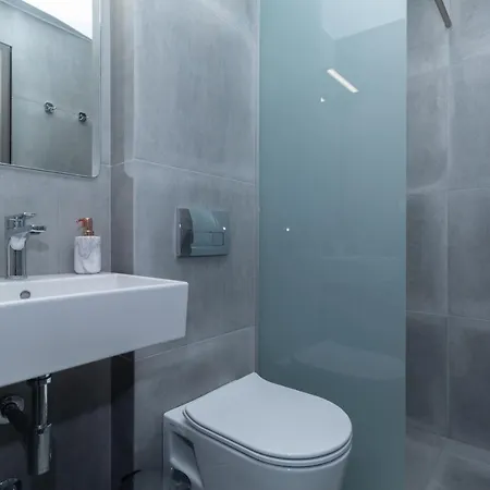 Golden Seaside 2 * 네아 로다